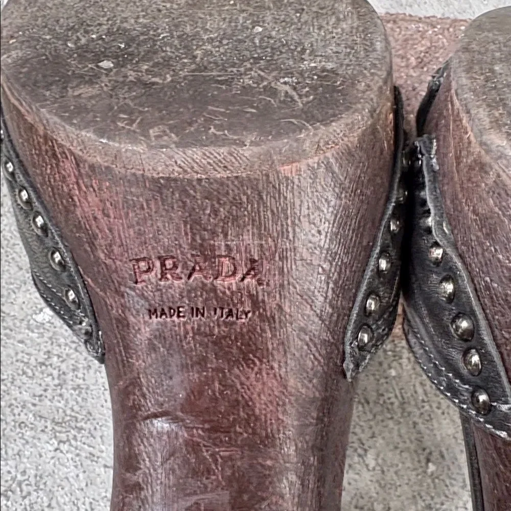 Prada please look